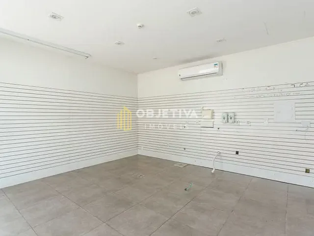 Loja com 29m², para alugar, no bairro Azenha em Porto Alegre