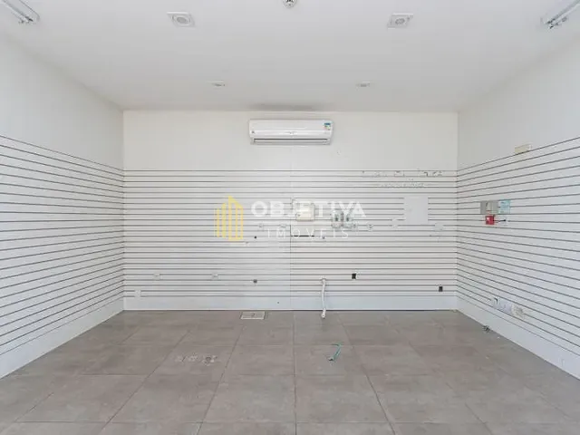 Loja com 29m², para alugar, no bairro Azenha em Porto Alegre