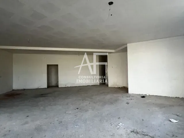 Loja com 190m², para alugar, no bairro Piracangaguá em Taubaté