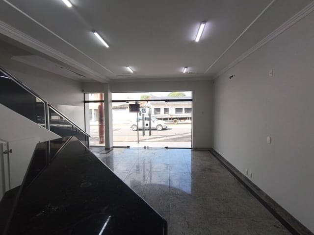 Loja com 400m², para alugar, no bairro Jardim Pérola em Birigüi
