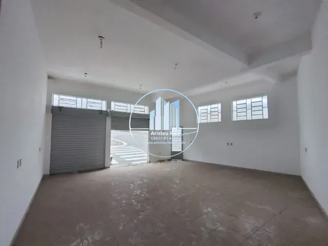 Loja com 100m², para alugar, no bairro Santa Cruz em Pouso Alegre