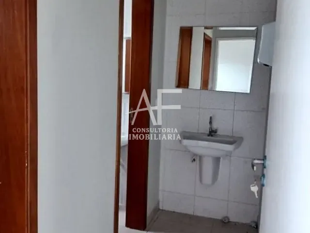 Loja com 200m², para alugar, no bairro Vila São Geraldo em Taubaté