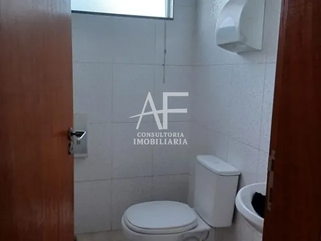 Loja com 200m², para alugar, no bairro Vila São Geraldo em Taubaté