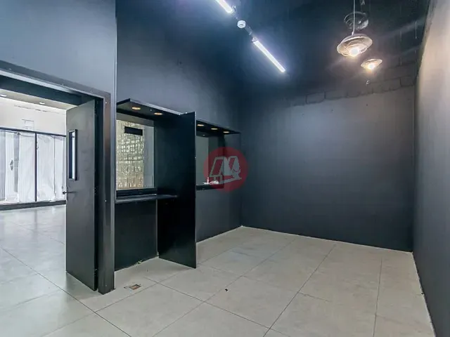 Loja para alugar, no bairro Praia de Belas em Porto Alegre