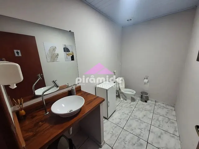 Loja com 36m², para alugar, no bairro Cidade Jardim em Caraguatatuba