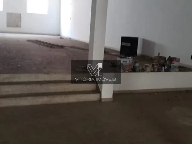 Loja com 1000m², para alugar, no bairro CENTRO em Vitoria