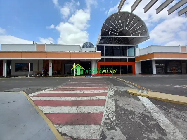 Loja com 340m², para alugar, no bairro Jóquei em Teresina