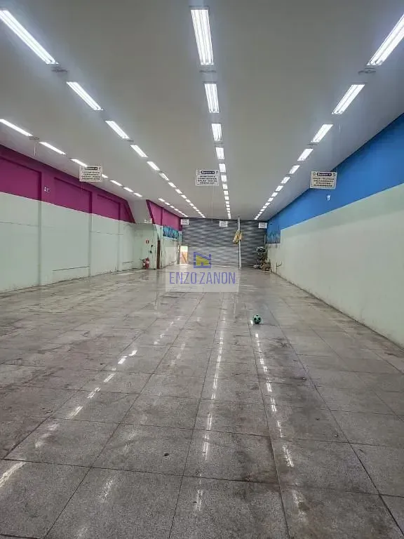 Loja-Salão, 700 m² - Foto 1
