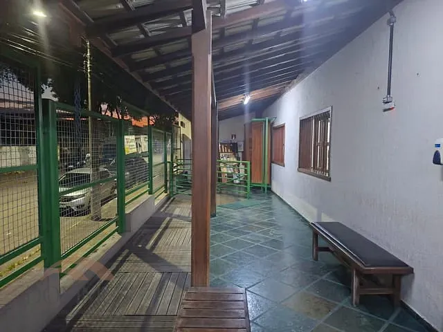 Loja com 2320m², à venda, no bairro Caravelas em Ipatinga