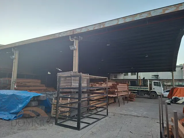 Loja com 2320m², à venda, no bairro Caravelas em Ipatinga