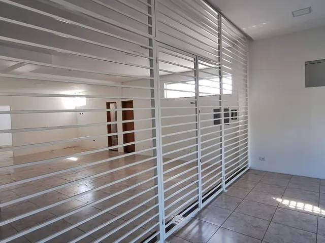 Loja com 250m², para alugar, no bairro Parque Residencial Alcântara em Londrina