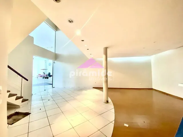 Loja com 864m², para alugar, no bairro Jardim Primavera em Caraguatatuba