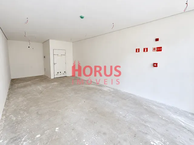 Loja para alugar, no bairro Água Branca em São Paulo