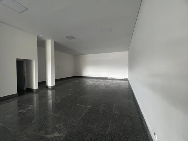 Loja com 279m², para alugar, no bairro Portais (Polvilho) em Cajamar