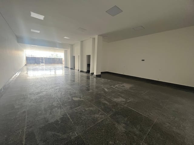 Loja com 279m², para alugar, no bairro Portais (Polvilho) em Cajamar