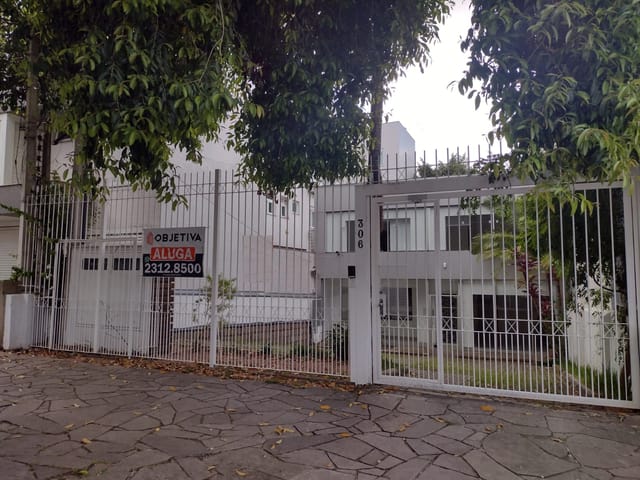 Loja com 700m², para alugar, no bairro Petrópolis em Porto Alegre