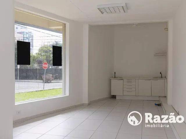 Loja para alugar, no bairro Alto da Glória em Curitiba