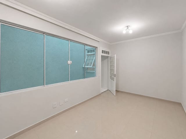 Loja com 300m², para alugar, no bairro Jordanésia (Jordanésia) em Cajamar