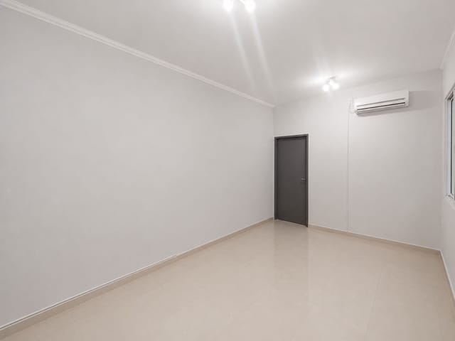 Loja com 300m², para alugar, no bairro Jordanésia (Jordanésia) em Cajamar