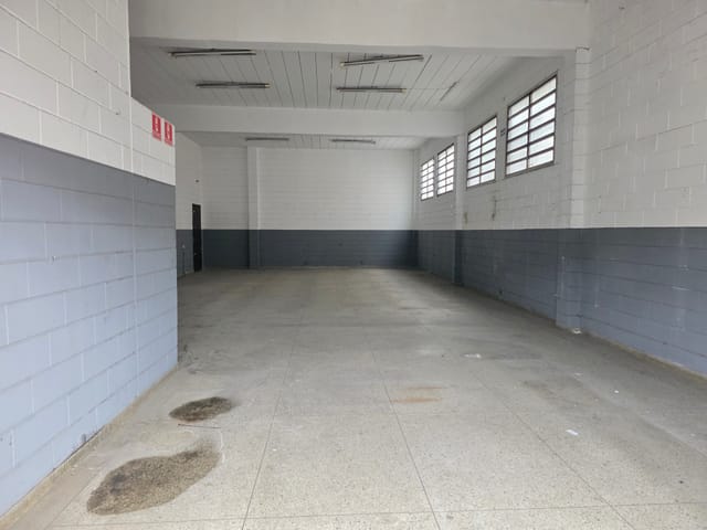 Loja para alugar, no bairro Chácara do Solar I (Fazendinha) em Santana de Parnaíba