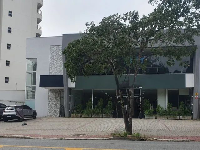 Loja com 582m², para alugar, no bairro Urbanova em São José Dos Campos