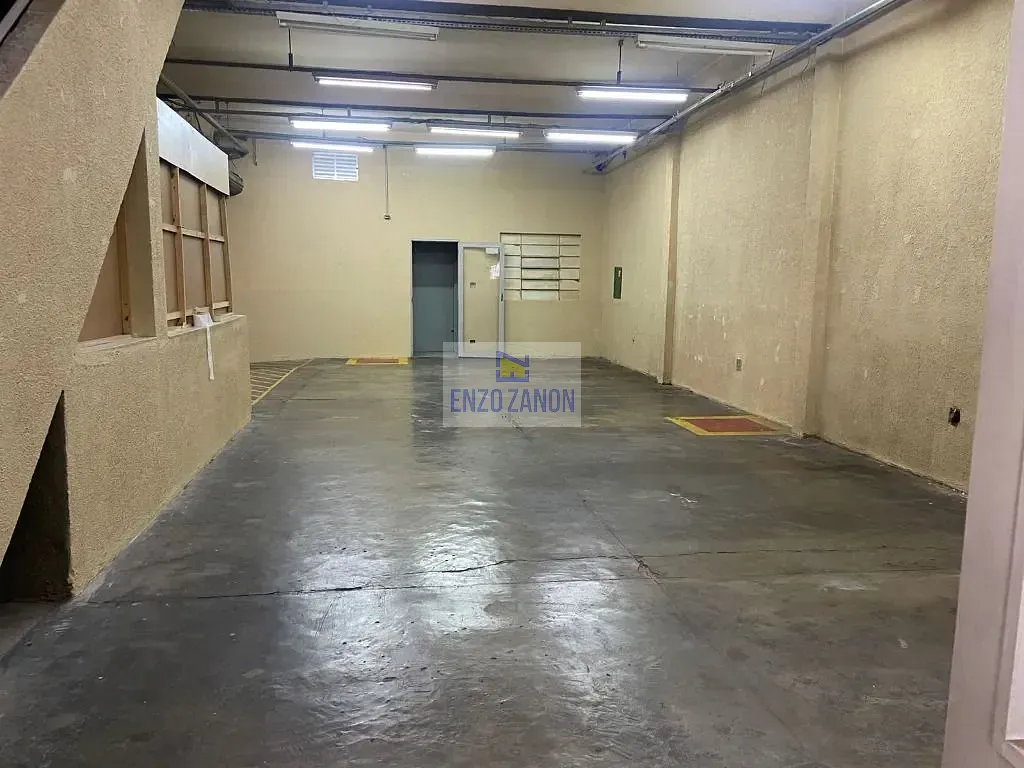 Loja-Salão, 750 m² - Foto 1