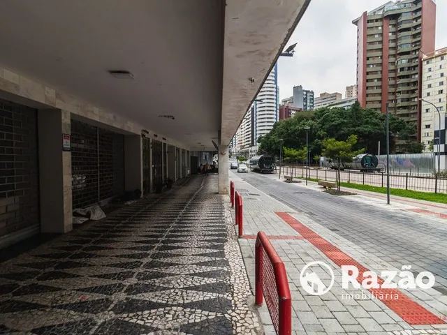 Loja para alugar, no bairro Água Verde em Curitiba
