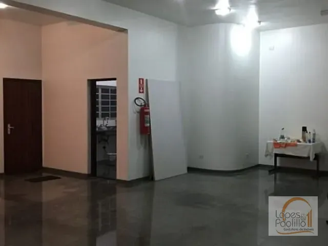 Loja com 347m², para alugar, no bairro Vila Thais em Atibaia