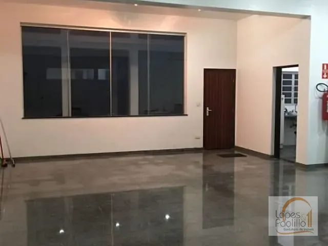 Loja com 347m², para alugar, no bairro Vila Thais em Atibaia