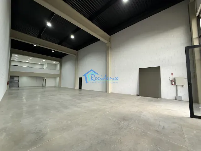 Loja com 500m², para alugar, no bairro Jardim Esplanada em Indaiatuba