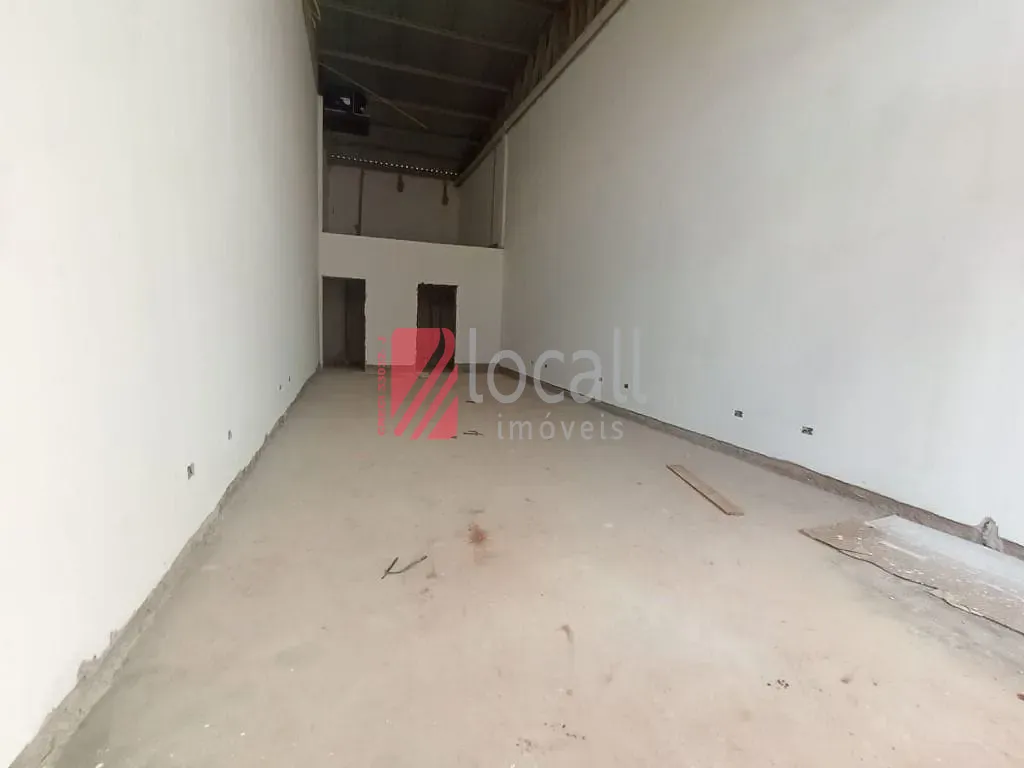 Loja / Salão / Ponto Comercial  para aluguel, 74m² — foto 2 de 5