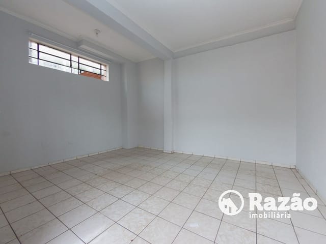 Loja para alugar, no bairro Novo Mundo em Curitiba