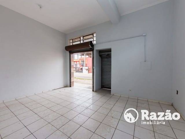 Loja para alugar, no bairro Novo Mundo em Curitiba