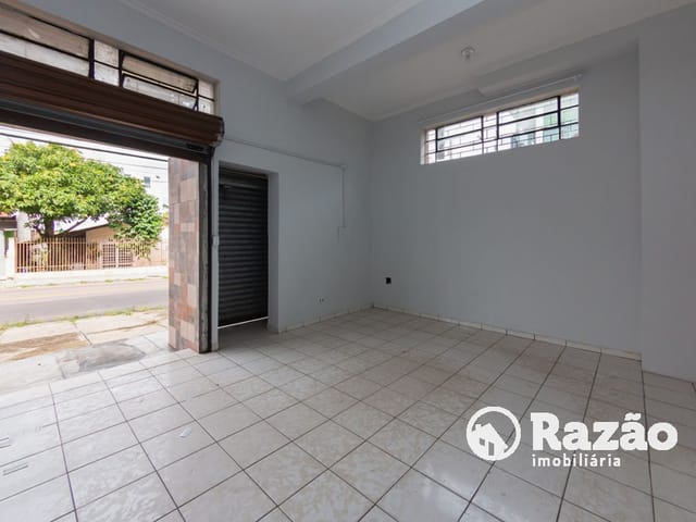 Loja para alugar, no bairro Novo Mundo em Curitiba