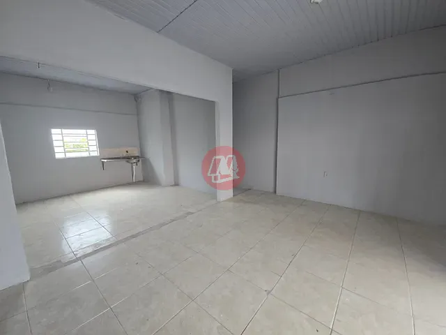 Loja com 76m², para alugar, no bairro Santo Antônio em Porto Alegre