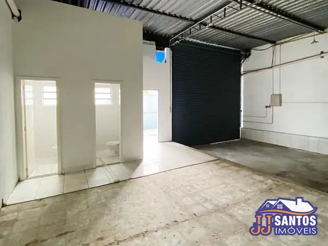 Loja com 100m², para alugar, no bairro Vila Regente Feijó em São Paulo