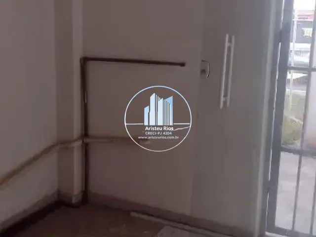 Loja com 300m², para alugar, no bairro Jardim Olímpico em Pouso Alegre