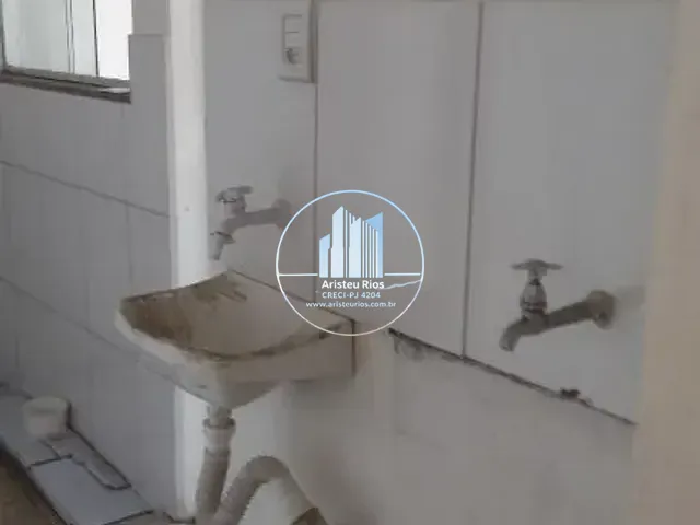 Loja com 300m², para alugar, no bairro Jardim Olímpico em Pouso Alegre