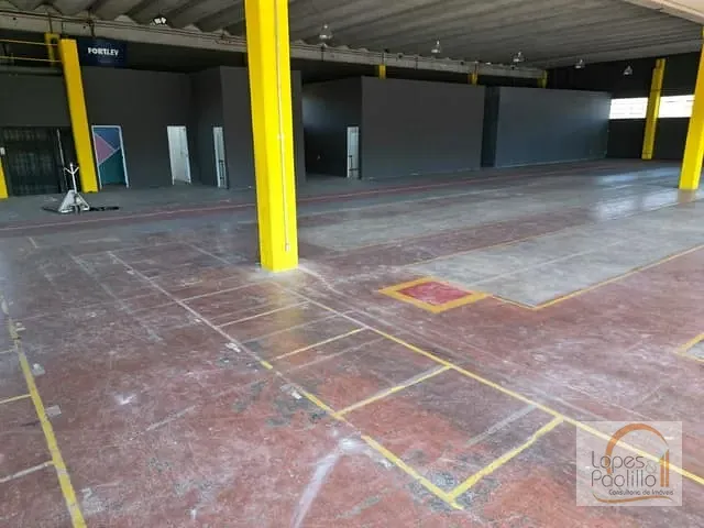 Loja com 1100m², para alugar, no bairro Caetetuba em Atibaia
