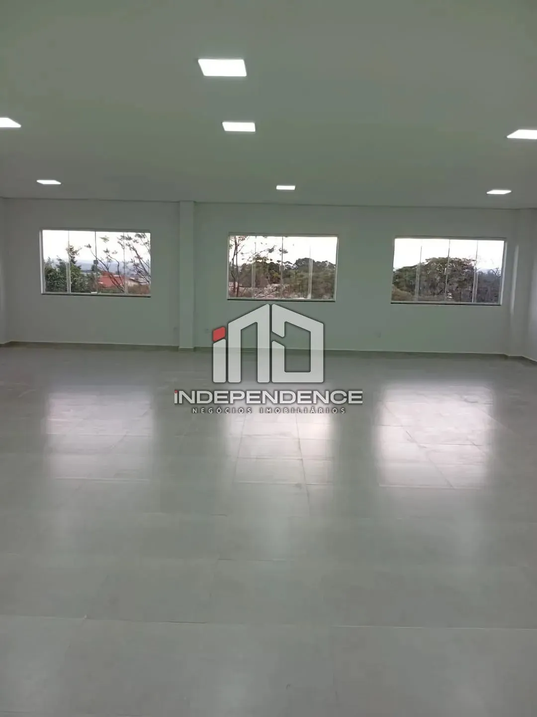 Loja-Salão, 200 m² - Foto 1