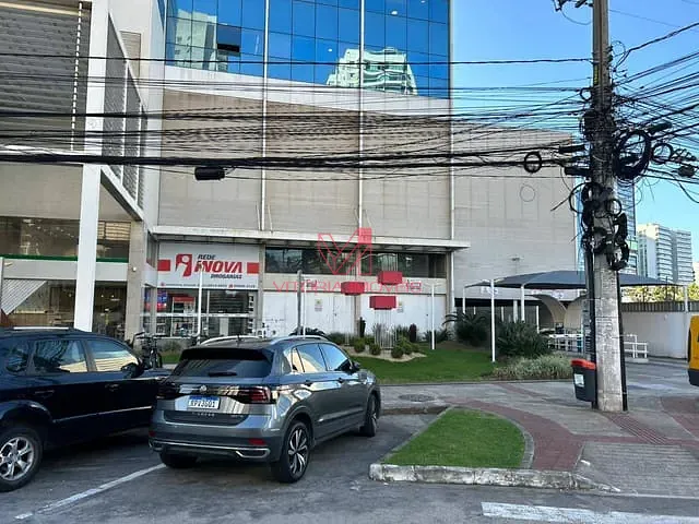Loja com 50m², à venda ou para alugar, no bairro Enseada do Suá em Vitória