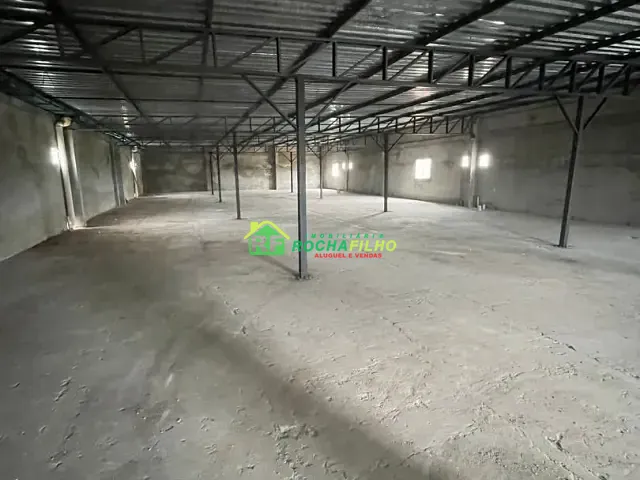 Loja com 600m², para alugar, no bairro Fátima em Teresina