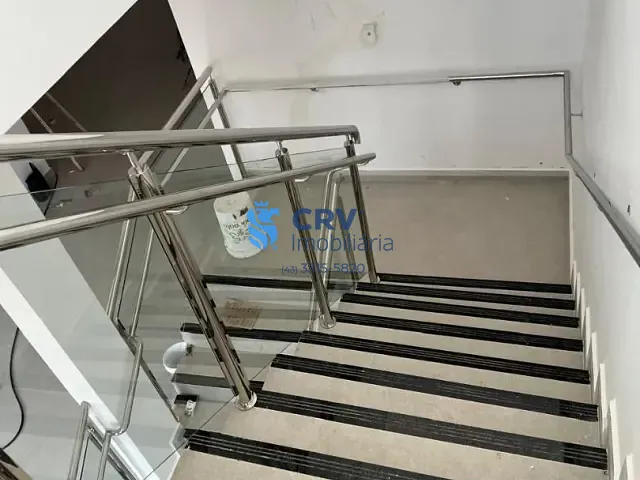 Loja com 685m², para alugar, no bairro Vila Ipiranga em Londrina