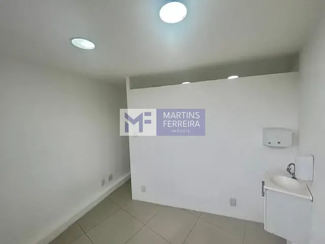 Sala com 28m², para alugar, no bairro Recreio dos Bandeirantes em Rio de Janeiro