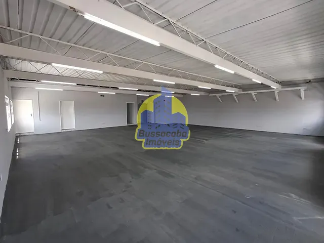 Loja com 250m², para alugar, no bairro Jardim D'Abril em São Paulo