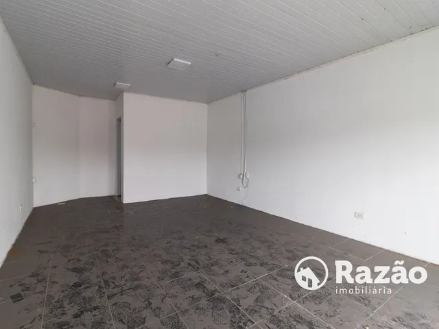 Loja para alugar, no bairro Cristo Rei em Curitiba