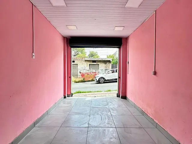 Loja com 28m², para alugar, no bairro São Benedito em Santa Luzia