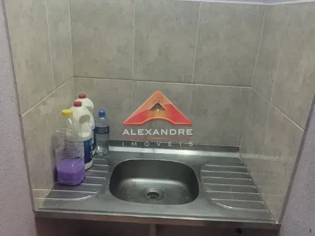 Loja com 250m², para alugar, no bairro Jardim Ismênia em São José dos Campos