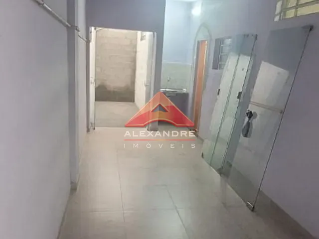 Loja com 250m², para alugar, no bairro Jardim Ismênia em São José dos Campos