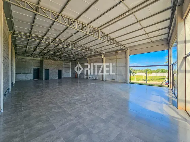 Loja com 438m², para alugar, no bairro Centro em Portão